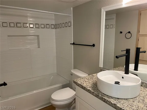 $1,450 | 8101 West Flamingo Road, Unit 2131, Las Vegas, NV 89147