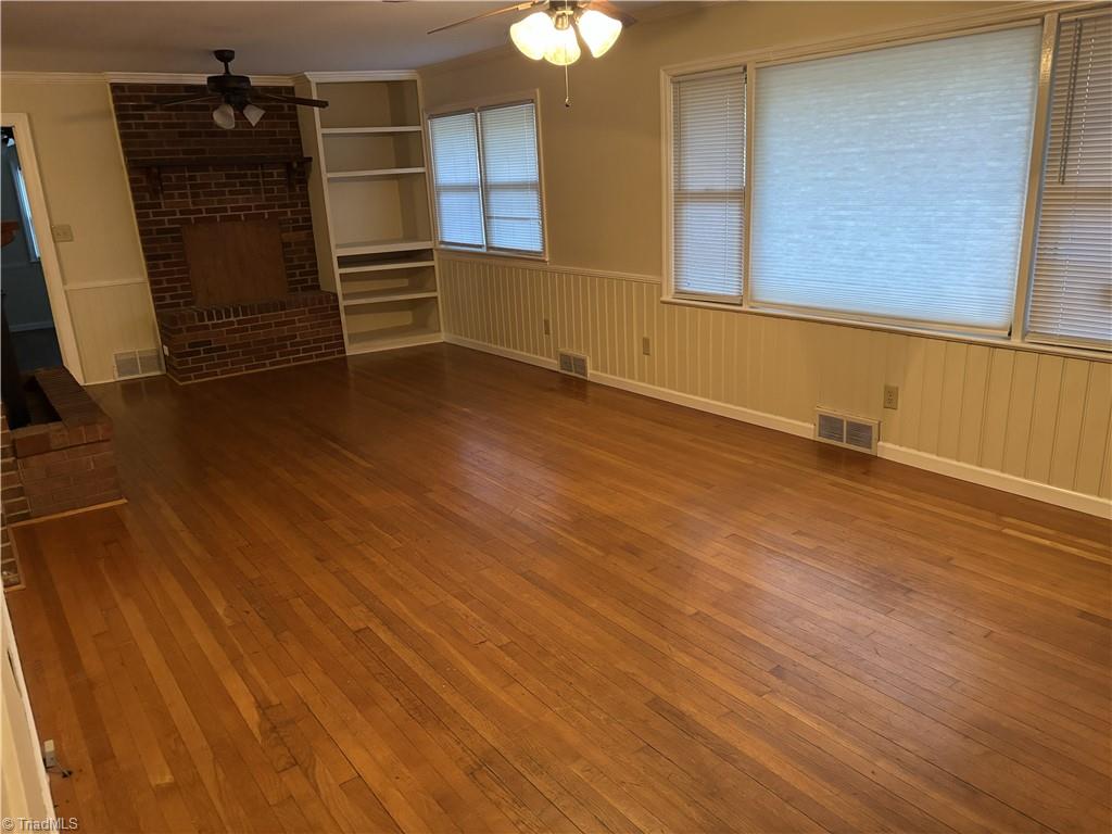3972 Transou Road Pfafftown, NC 27040 - Photo 3 of 11 Living room