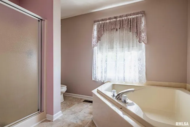 $289,000 | 304 Bogie Drive, Herrin, IL 62948