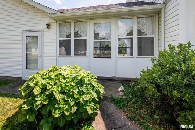 $289,000 | 304 Bogie Drive, Herrin, IL 62948