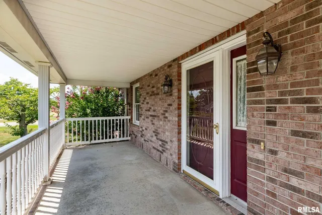 $289,000 | 304 Bogie Drive, Herrin, IL 62948