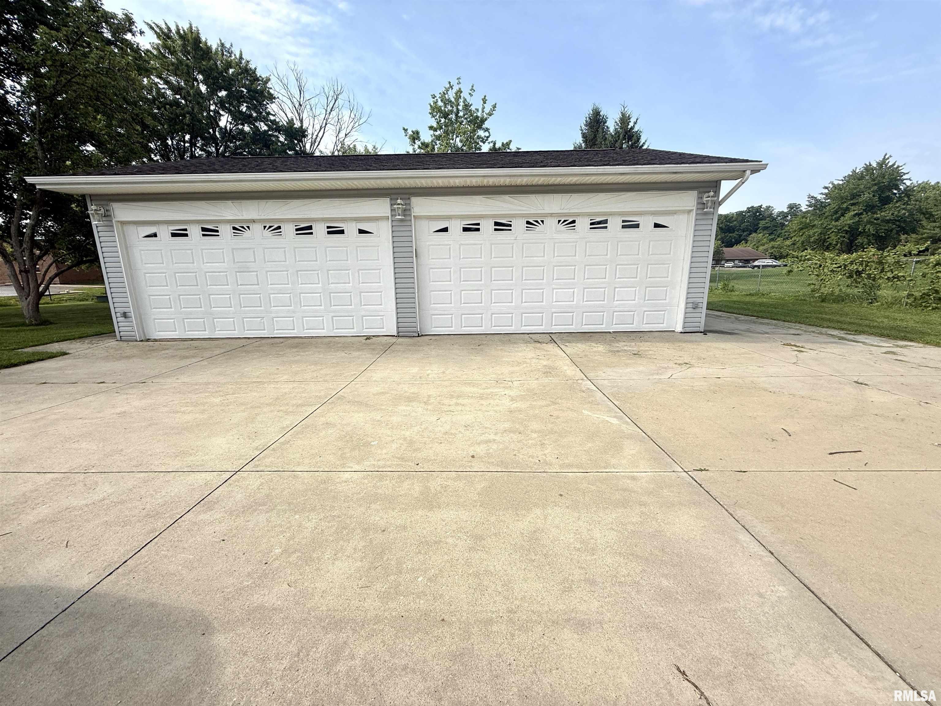 1428 West Northmoor Road Peoria, IL 61614 - Photo 27 of 31