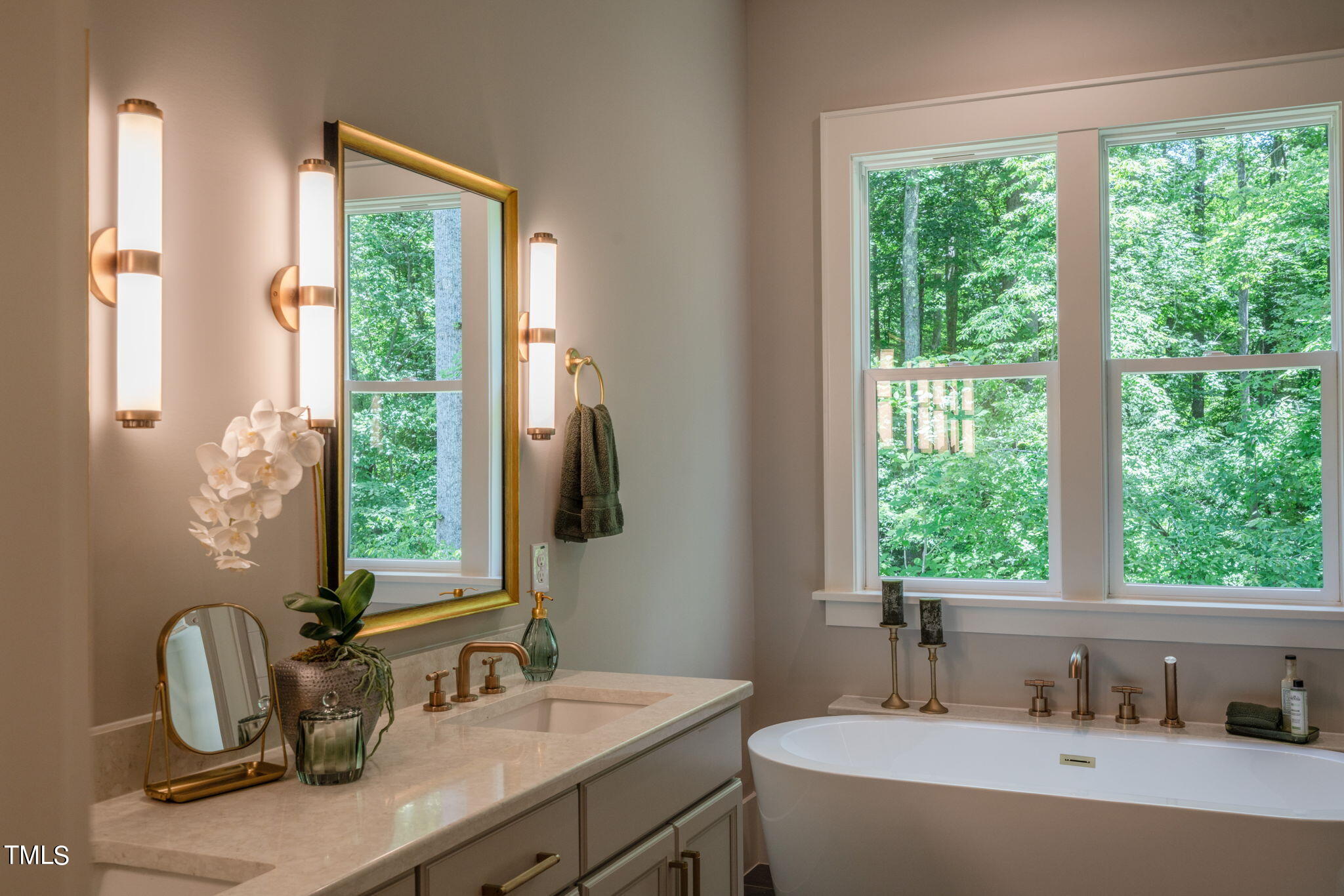 7124 Camp Side Court Raleigh, NC 27613 - Photo 29 of 50 44-web-or-mls-7124-camp-side-018