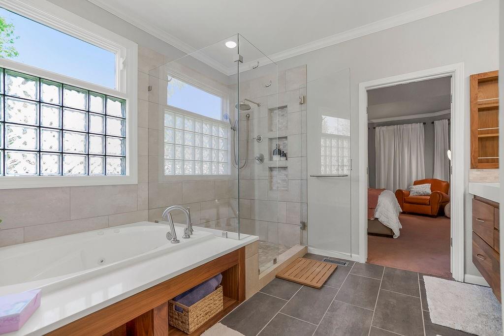 4313 Northeast Maplegate Court Lee's Summit, MO 64064 - Photo 48 of 86