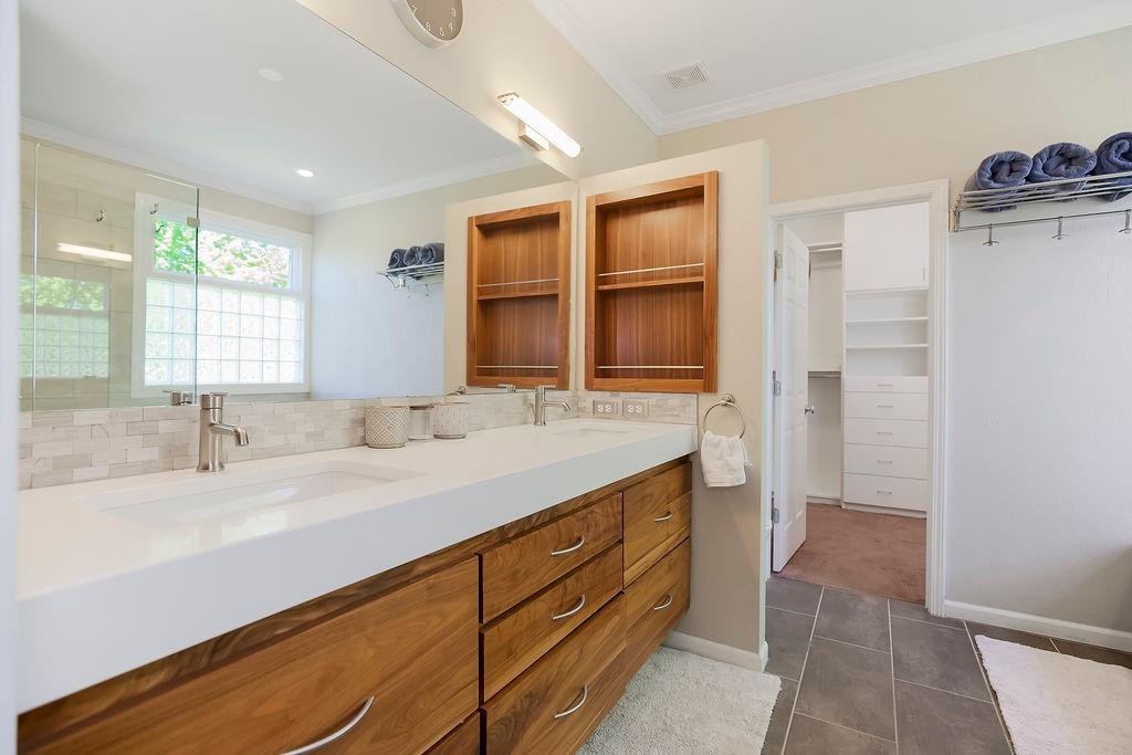 4313 Northeast Maplegate Court Lee's Summit, MO 64064 - Photo 50 of 86