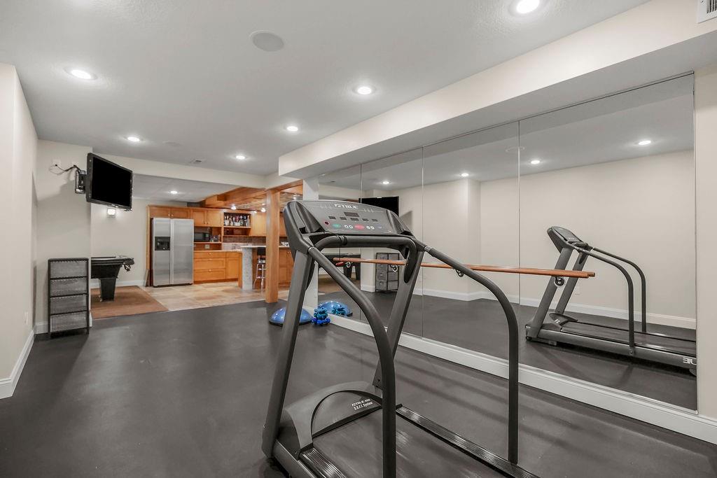 4313 Northeast Maplegate Court Lee's Summit, MO 64064 - Photo 62 of 86