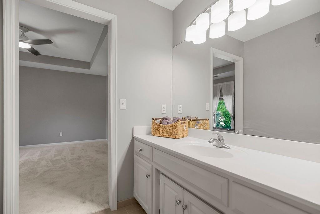 4313 Northeast Maplegate Court Lee's Summit, MO 64064 - Photo 72 of 86