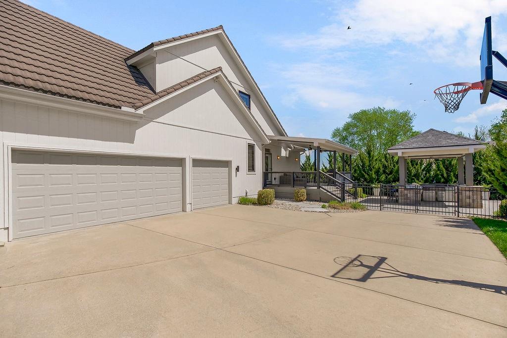 4313 Northeast Maplegate Court Lee's Summit, MO 64064 - Photo 85 of 86