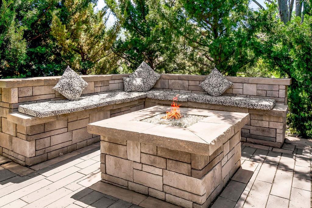 4313 Northeast Maplegate Court Lee's Summit, MO 64064 - Photo 10 of 86