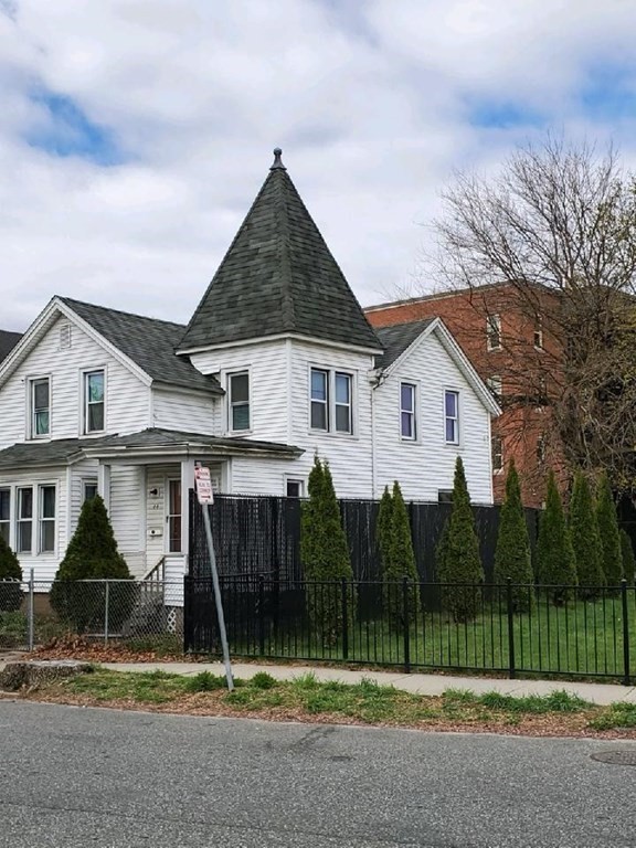 44 Marble Street Springfield, MA 01105 - Photo 1 of 15