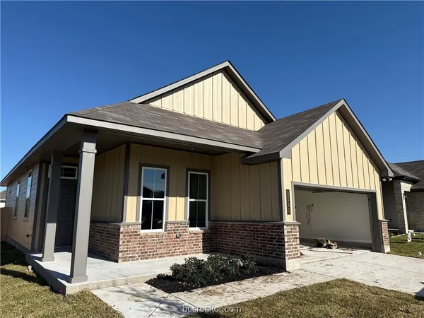 $302,900 | 2220 Amber Court, Bryan, TX 77807