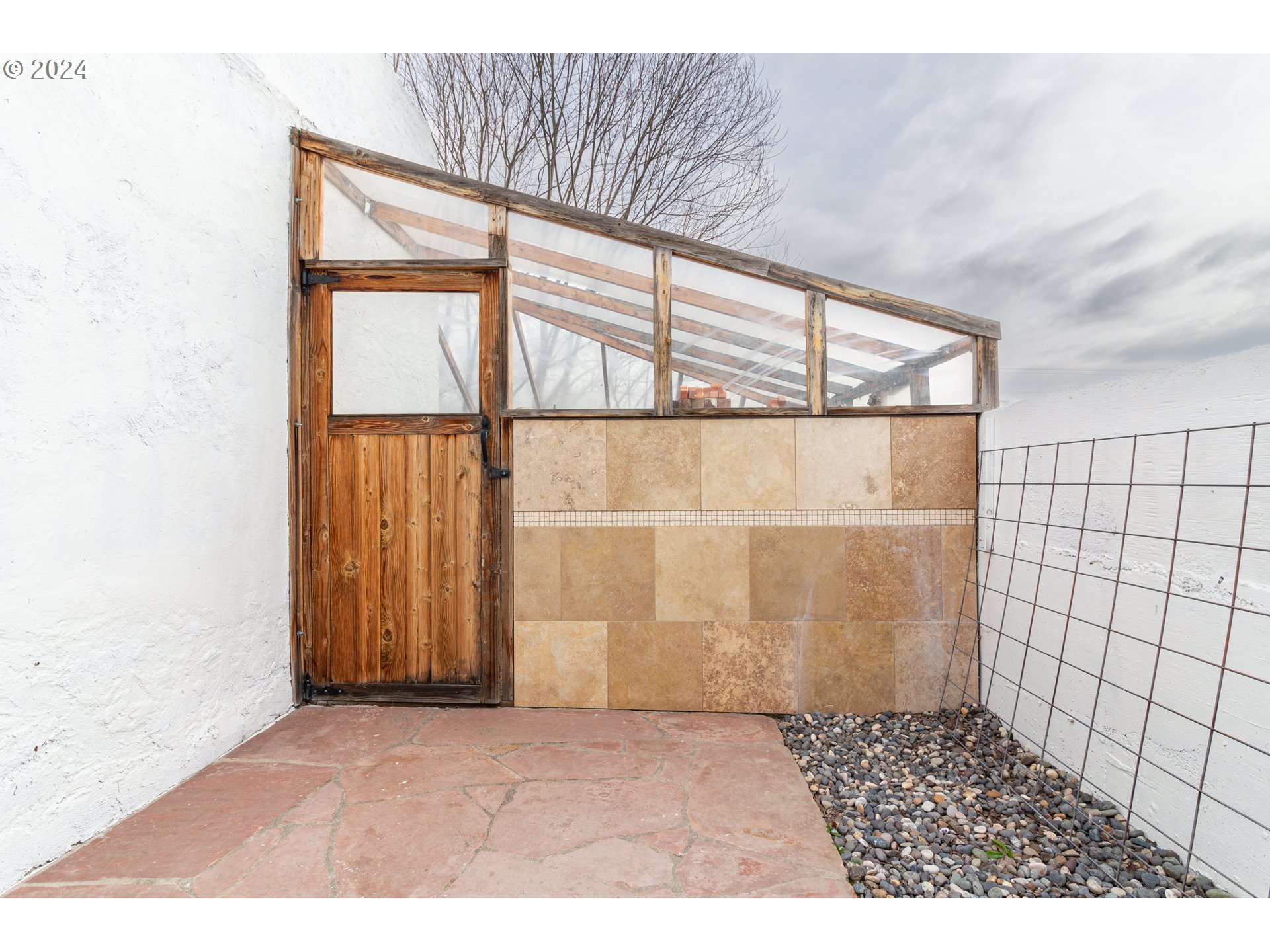 832 East Main Street Hermiston, OR 97838 - Photo 28 of 48 a view of an empty room