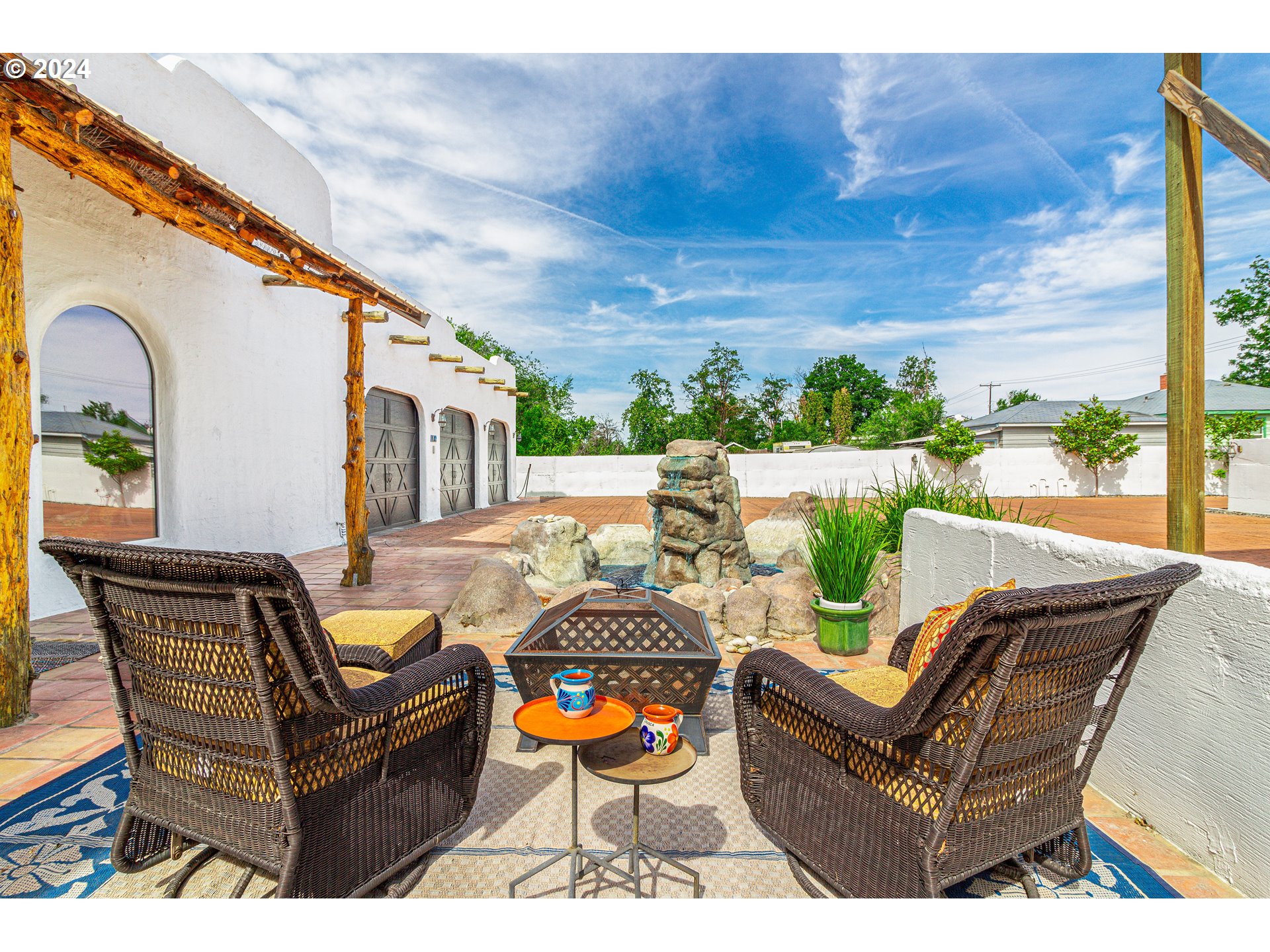 832 East Main Street Hermiston, OR 97838 - Photo 40 of 48 a outdoor space with patio furniture