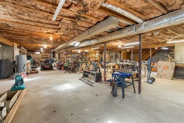 a view of backyard of the house