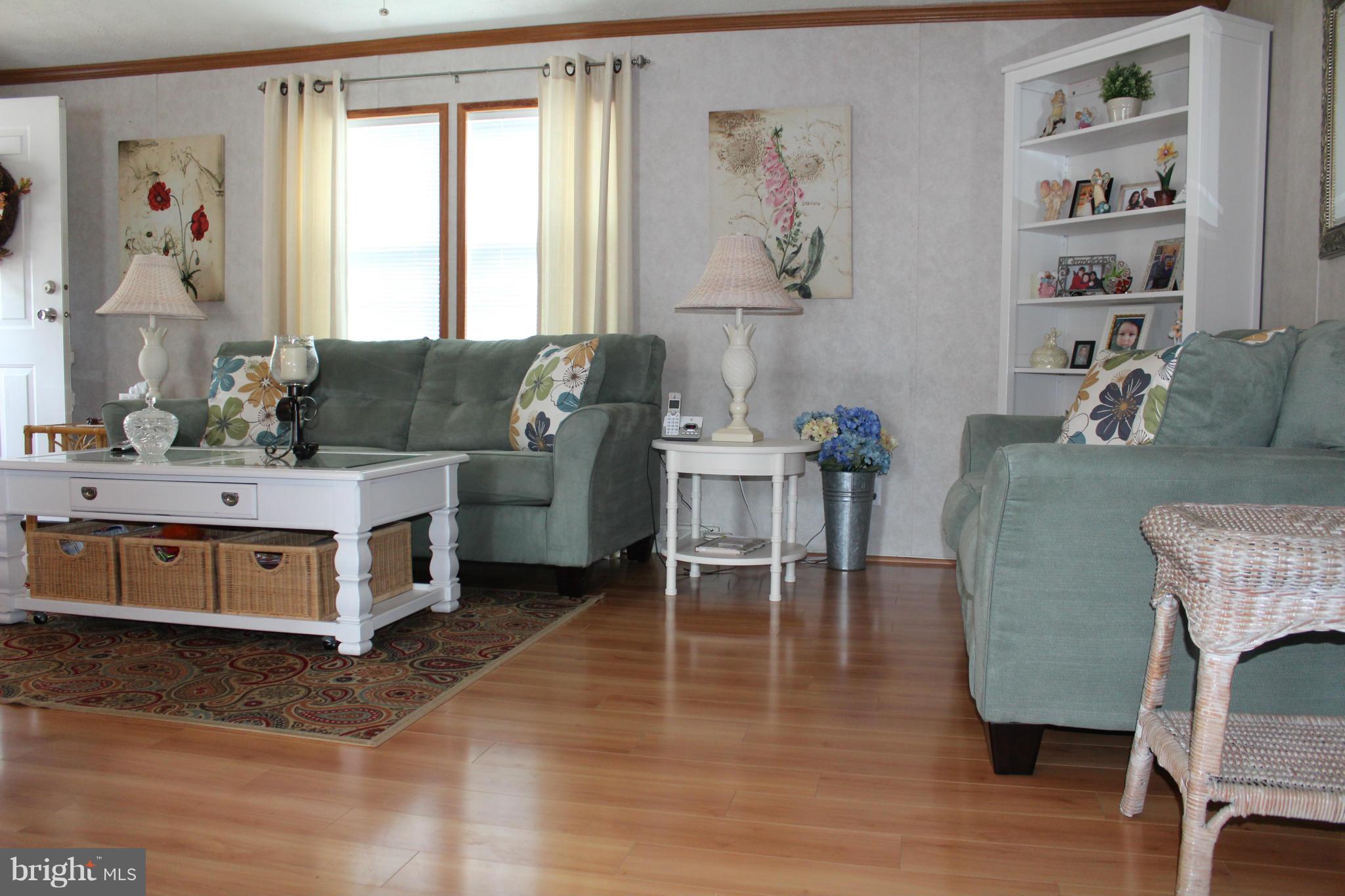 102 Trailway Road Middle River, MD 21220 - Photo 7 of 22 Living Room