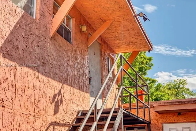 $1,550 | 2378 Northwest 60th Street, Unit D, Miami, FL 33142