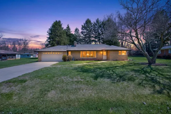 $249,900 | 1097 Westfield Drive, Jackson, MI 49203