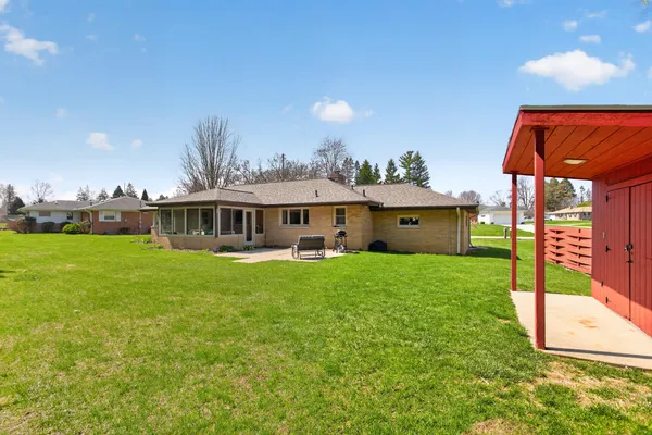 $249,900 | 1097 Westfield Drive, Jackson, MI 49203