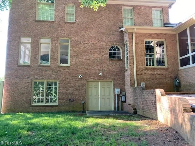 $574,900 | 171 Oak Ridge Drive, Eden, NC 27288