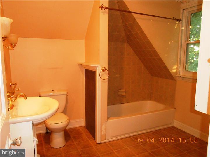 12 West Ridley Avenue Ridley Park, PA 19078 - Photo 13 of 18 Bathroom