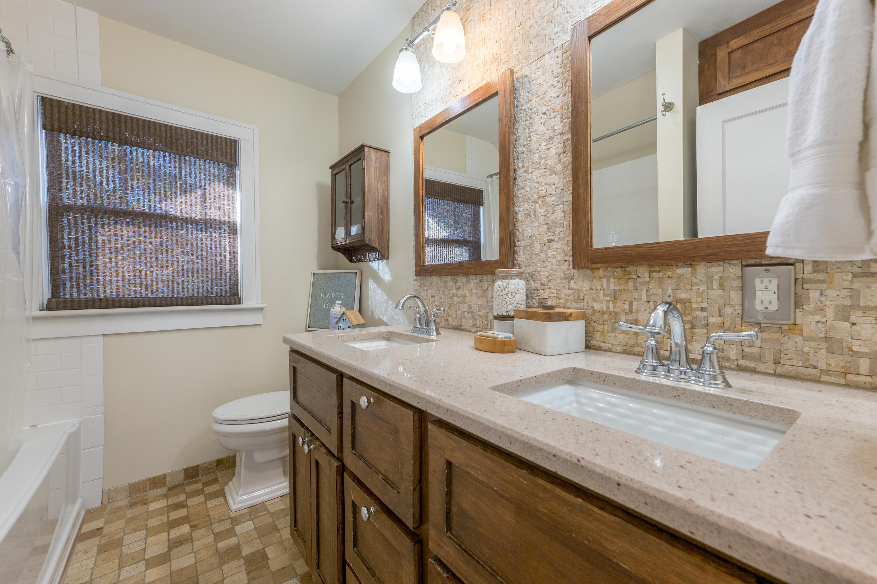 75 East Weber Road Columbus, OH 43202 - Photo 31 of 44 Full Bath