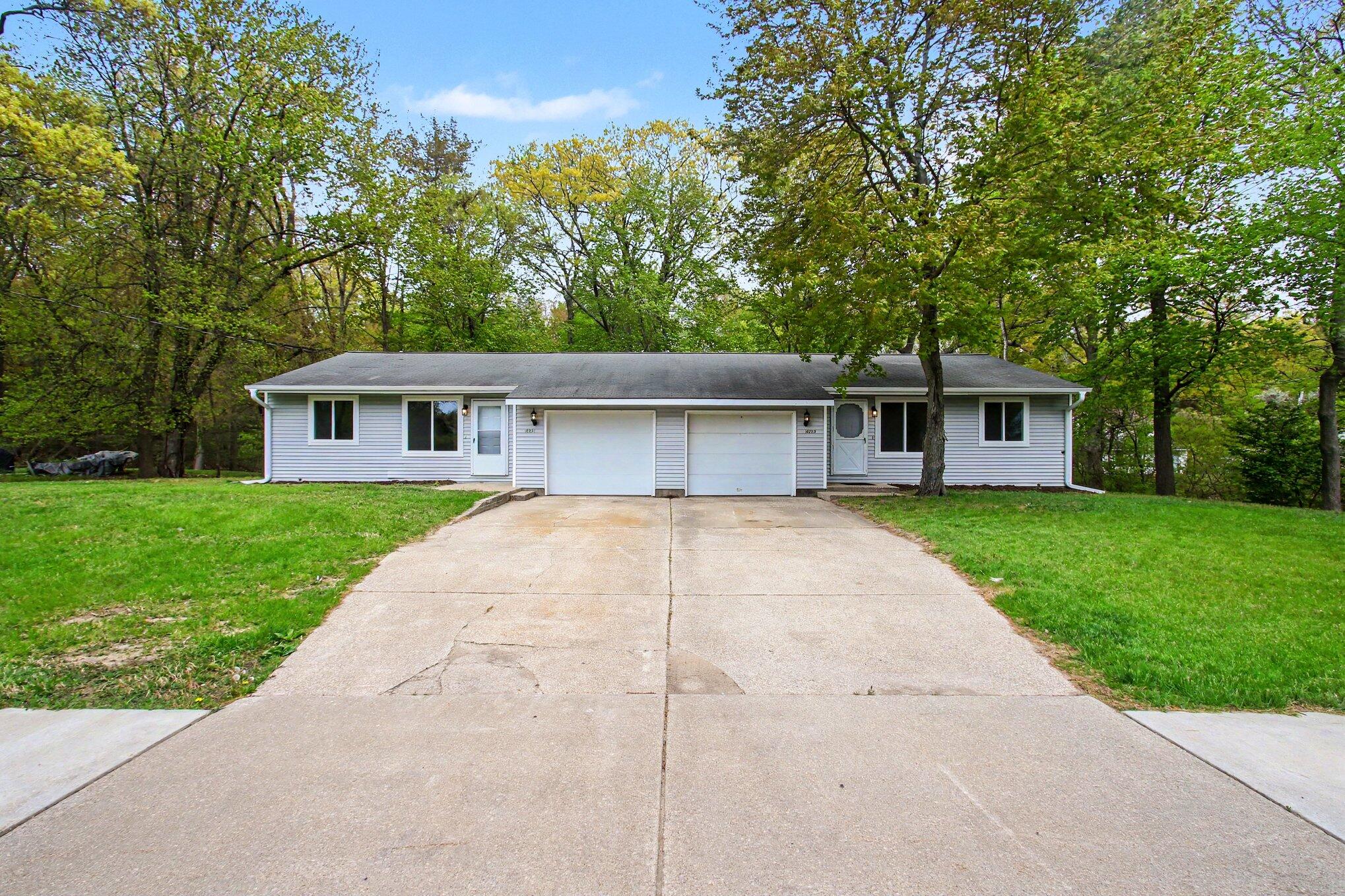 16229 Taft Road Spring Lake, MI 49456 - Photo 3 of 34 003_file_4141