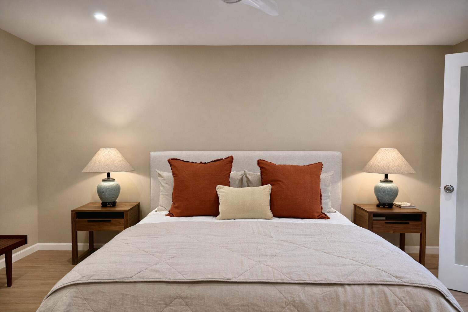 45565 Pima Road Indian Wells, CA 92210 - Photo 19 of 30 a bed room with a bed and a lamp