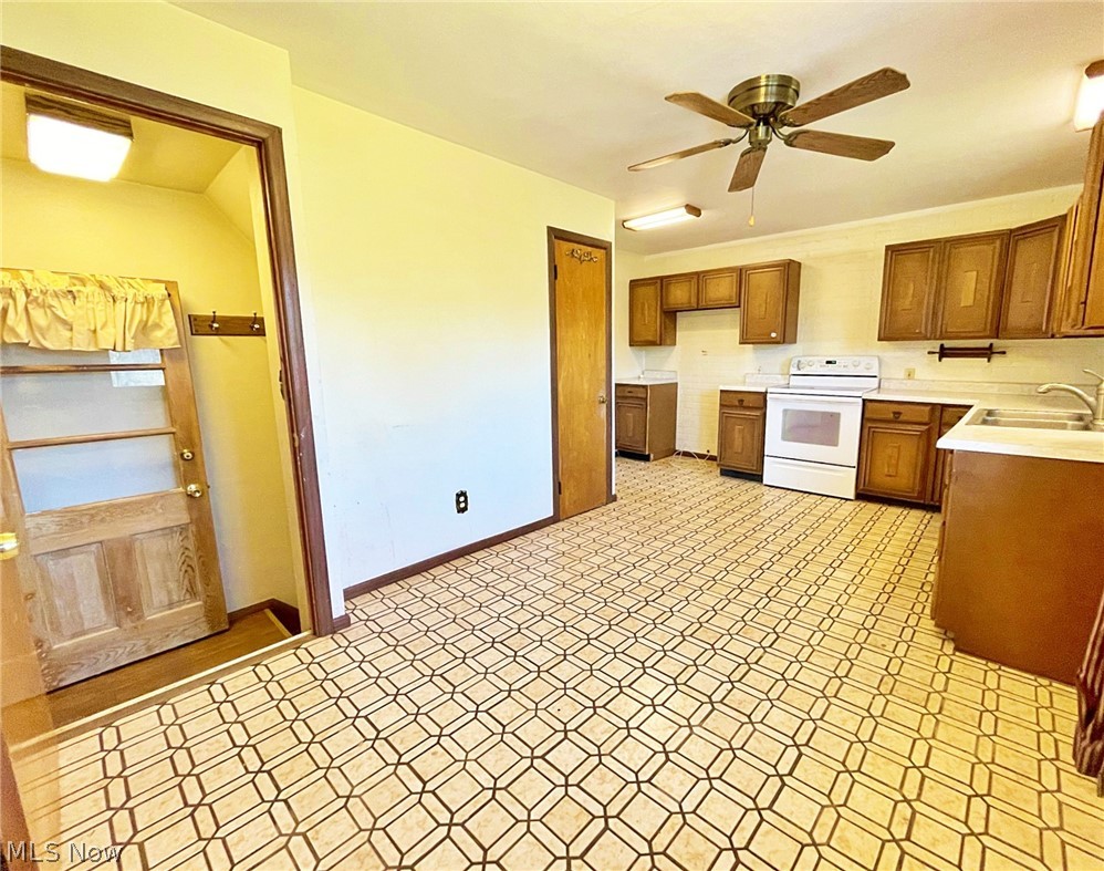371 Annis Road Amherst, OH 44001 - Photo 7 of 31