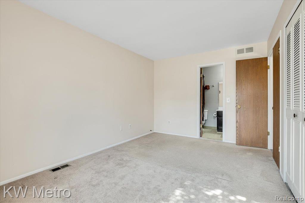 1411 Deerhurst Court Rochester Hills, MI 48307 - Photo 12 of 48