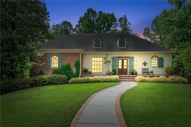 $995,000 | 5945 West Andechs Summit, Johns Creek, GA 30097
