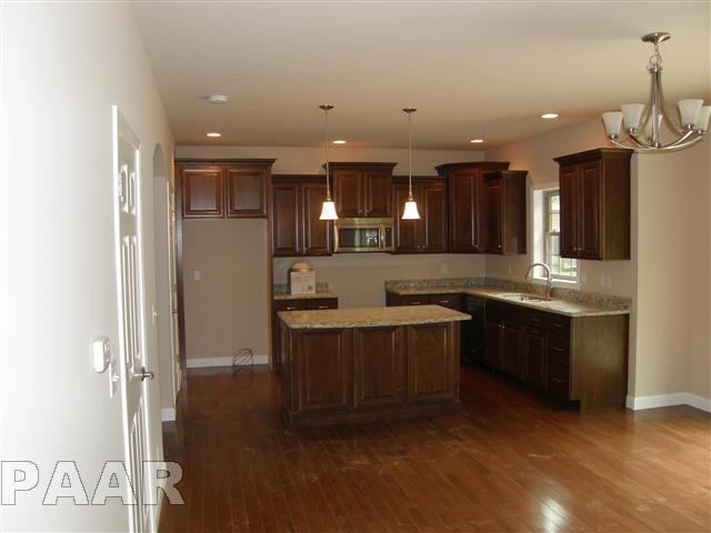 6619 North Mount Hawley Road Peoria, IL 61614 - Photo 3 of 10 Gallery Image 3
