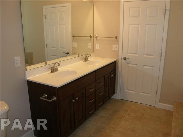 6619 North Mount Hawley Road Peoria, IL 61614 - Photo 7 of 10 Gallery Image 7