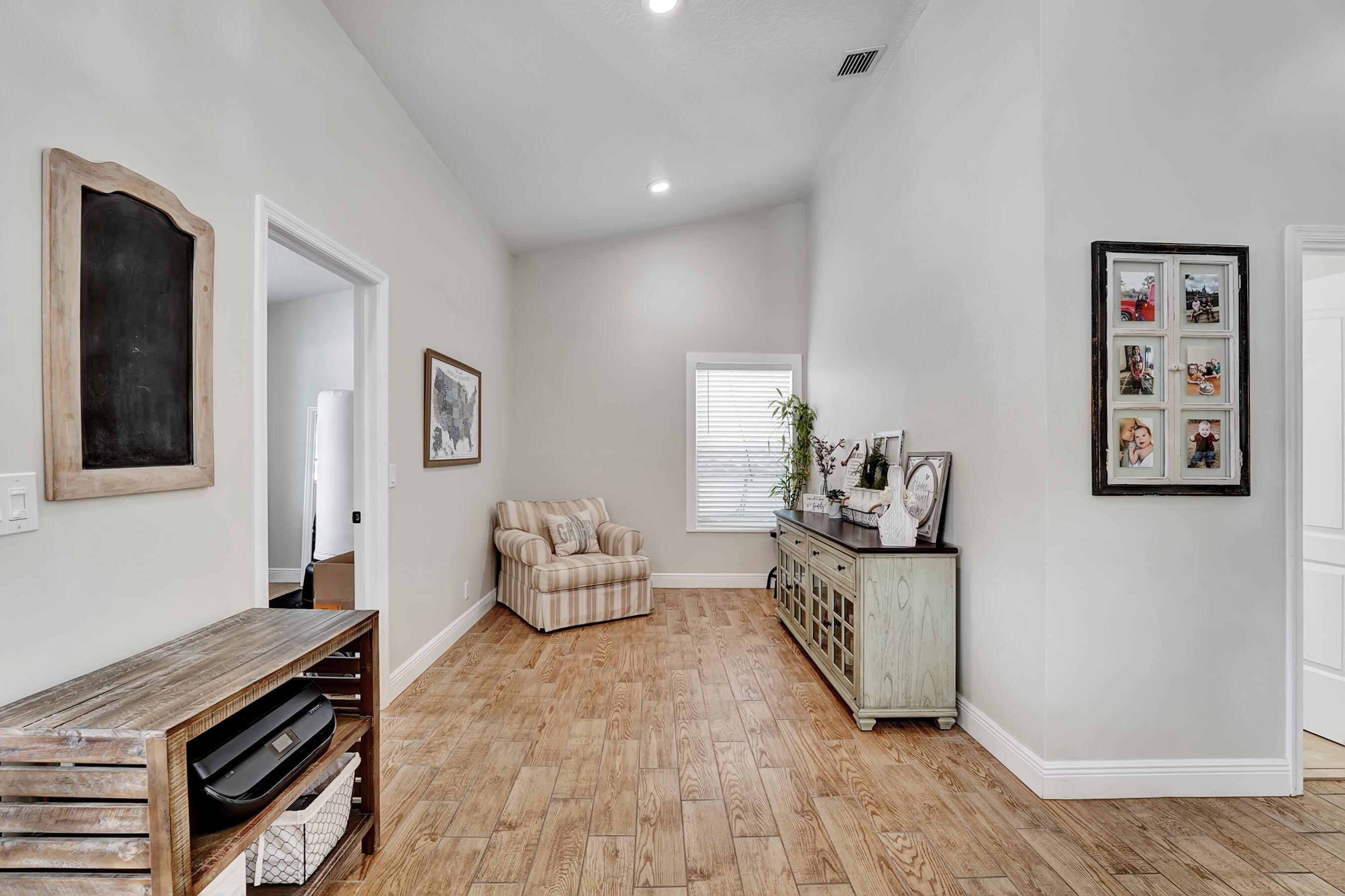 19495 Hampton Drive Boca Raton, FL 33434 - Photo 11 of 30 9A2C0580-FCB7-4DE6-B0EA-66875BDB90C8