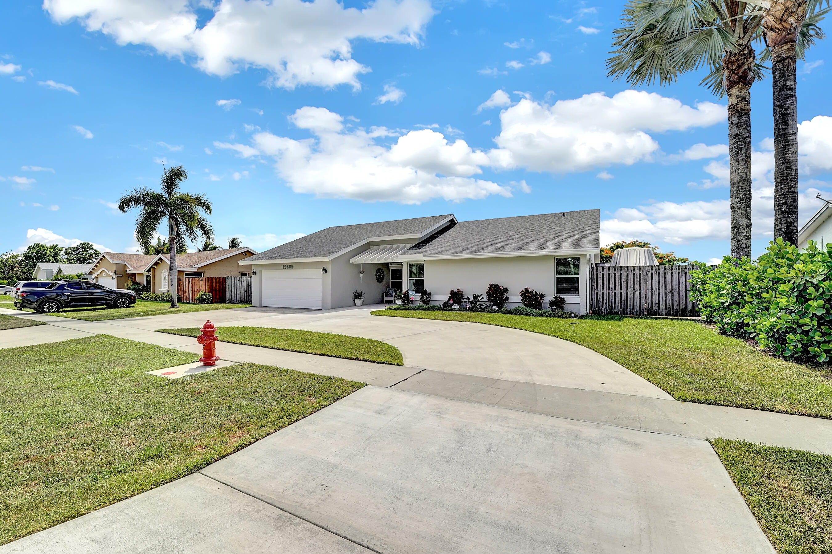 19495 Hampton Drive Boca Raton, FL 33434 - Photo 2 of 30 57DF41AE-693D-4CED-B7BA-13D316E54228