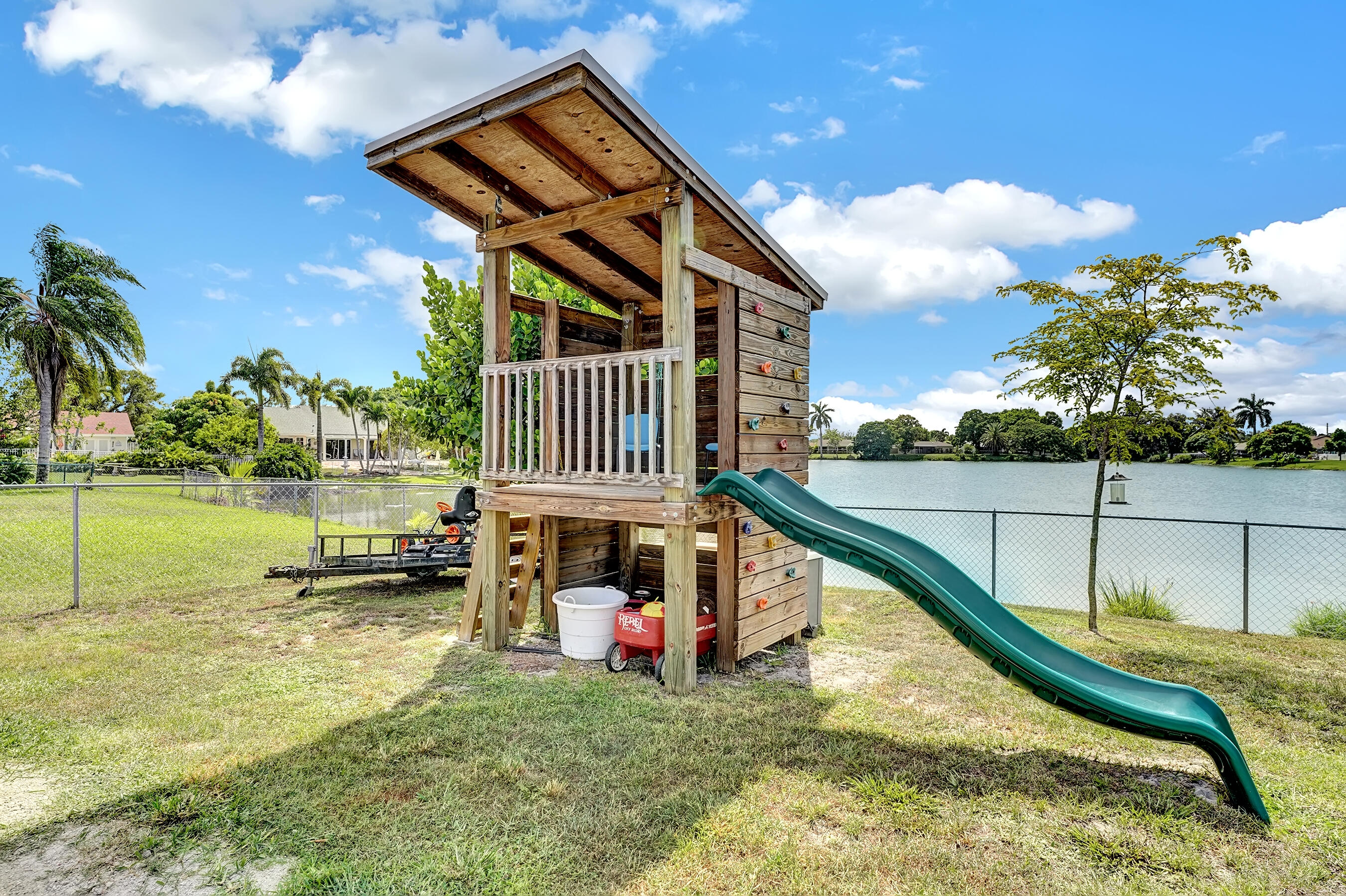 19495 Hampton Drive Boca Raton, FL 33434 - Photo 23 of 30 2326D9F9-36E1-4E58-B668-4FD02FB8D9CC