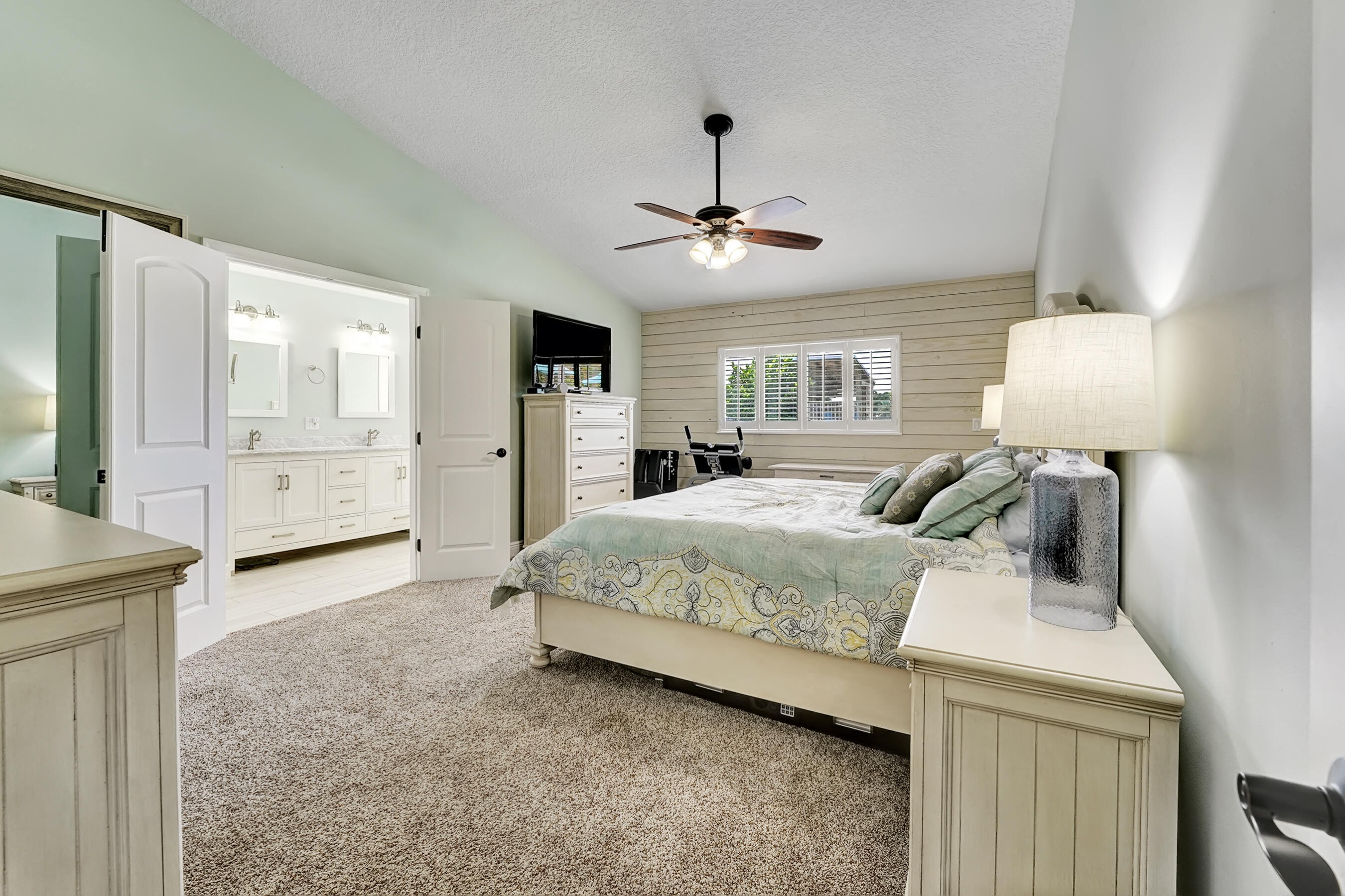 19495 Hampton Drive Boca Raton, FL 33434 - Photo 8 of 30 6E28E1C6-FA45-4A3E-8F08-72AAAFEEBB6C