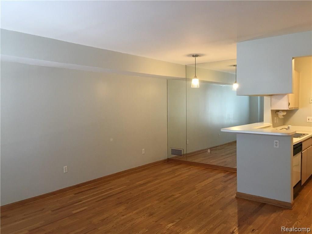 22040 Cape Cod Way, Unit 4 Farmington, MI 48336 - Photo 9 of 31