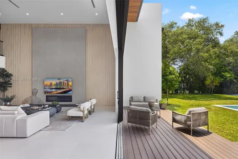 $10,400,000 | 6445 Southwest 129th Terrace, Pinecrest, FL 33156