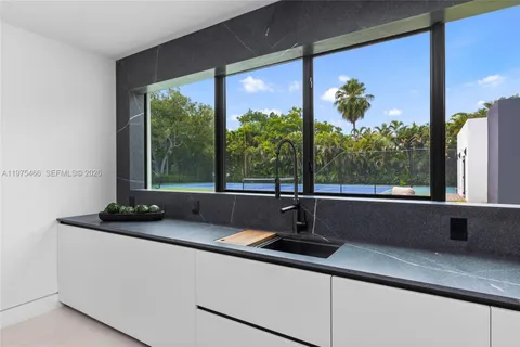 $10,400,000 | 6445 Southwest 129th Terrace, Pinecrest, FL 33156