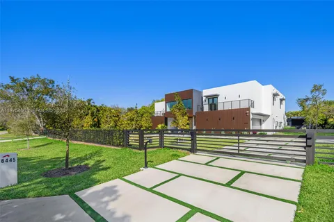$10,400,000 | 6445 Southwest 129th Terrace, Pinecrest, FL 33156