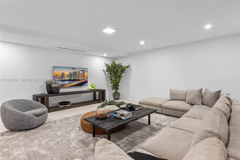 $10,400,000 | 6445 Southwest 129th Terrace, Pinecrest, FL 33156