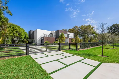 $10,400,000 | 6445 Southwest 129th Terrace, Pinecrest, FL 33156