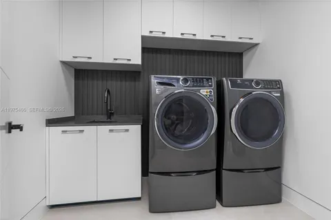 $10,400,000 | 6445 Southwest 129th Terrace, Pinecrest, FL 33156