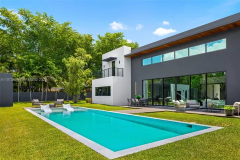 $10,400,000 | 6445 Southwest 129th Terrace, Pinecrest, FL 33156