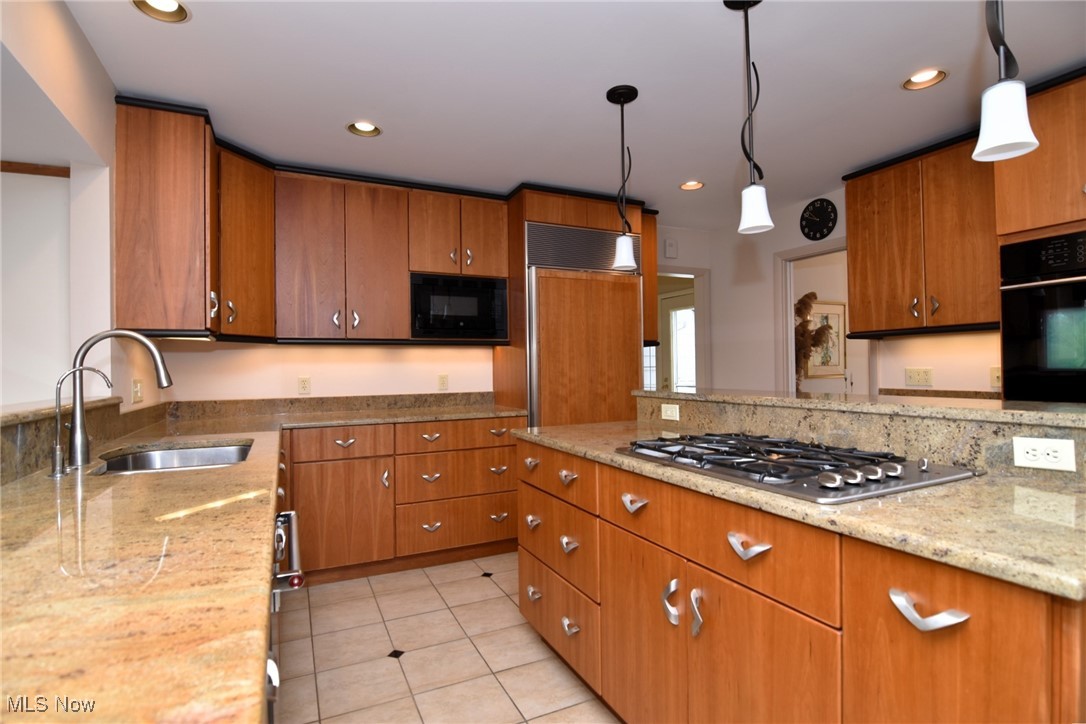 29450 Edgedale Road Cleveland, OH 44124 - Photo 18 of 47 Gallery Image 18