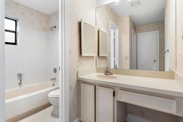 $225,000 | 4360 Eucalyptus Tree Court, Unit A, Boynton Beach, FL 33436