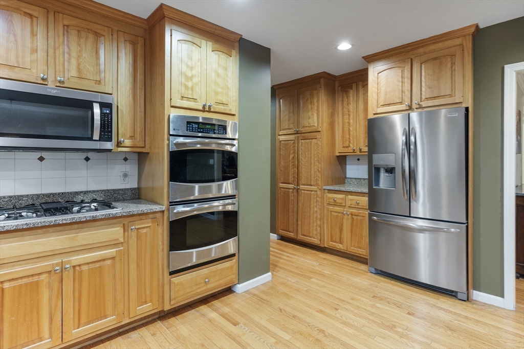 21 Hidden Brick Road Hopkinton, MA 01748 - Photo 5 of 40 Gallery Image 5
