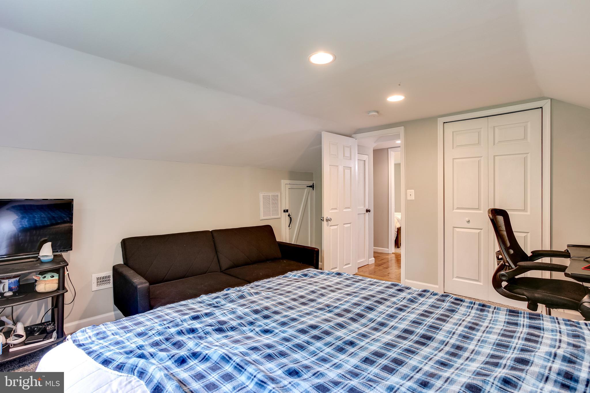 9033 Hamburg Road Frederick, MD 21702 - Photo 22 of 31 Bedroom 1