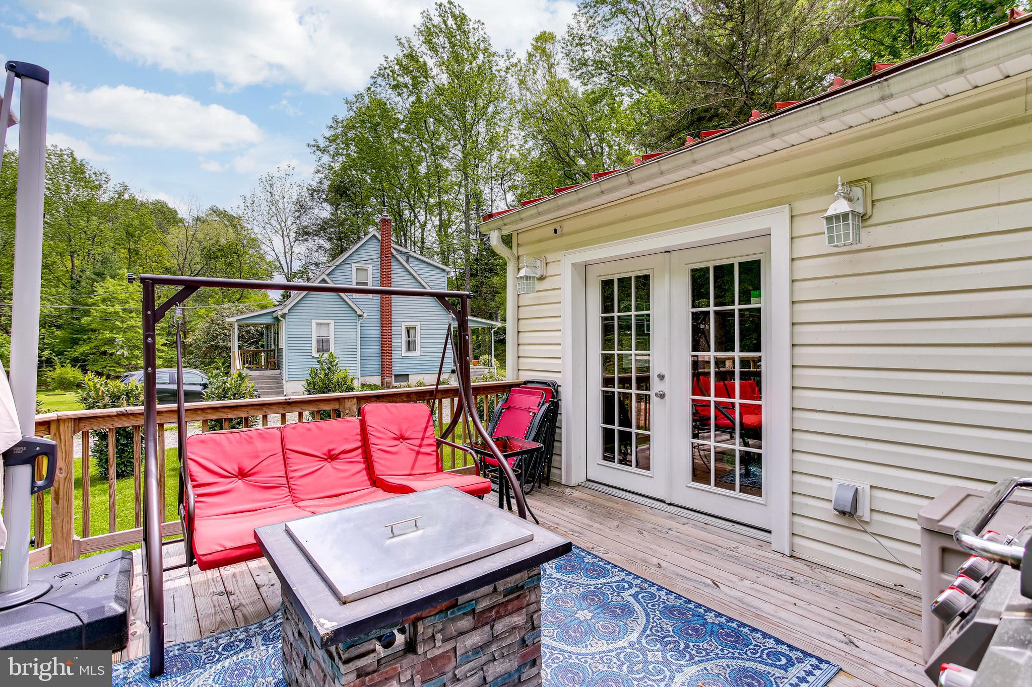 9033 Hamburg Road Frederick, MD 21702 - Photo 26 of 31 Rear Deck