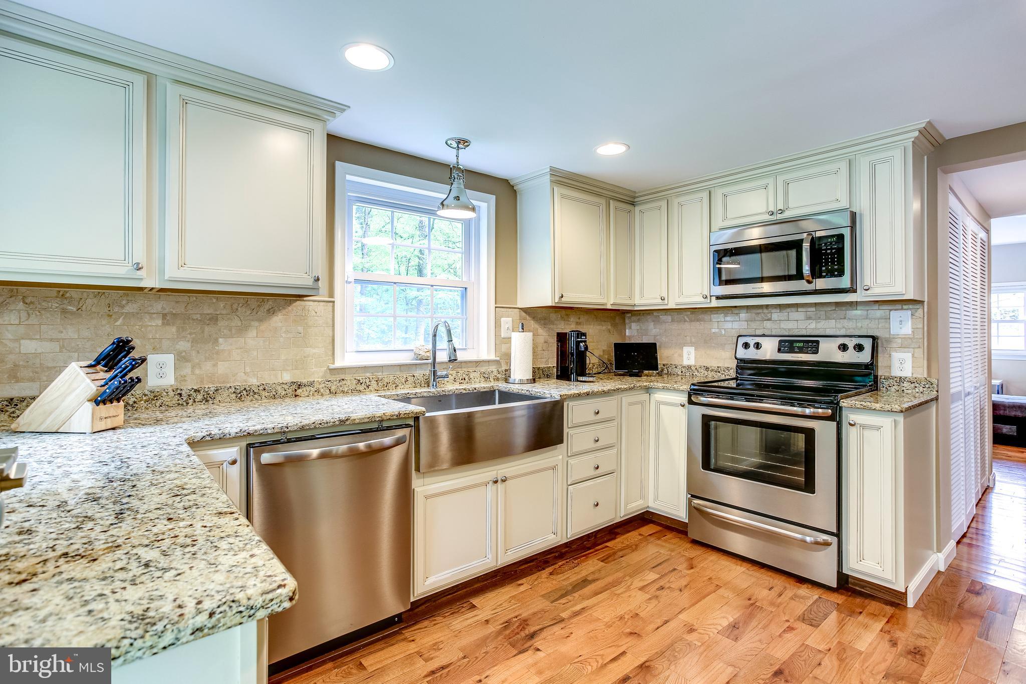 9033 Hamburg Road Frederick, MD 21702 - Photo 8 of 31 Gourmet Kitchen w/ Stainless Steel Appliances